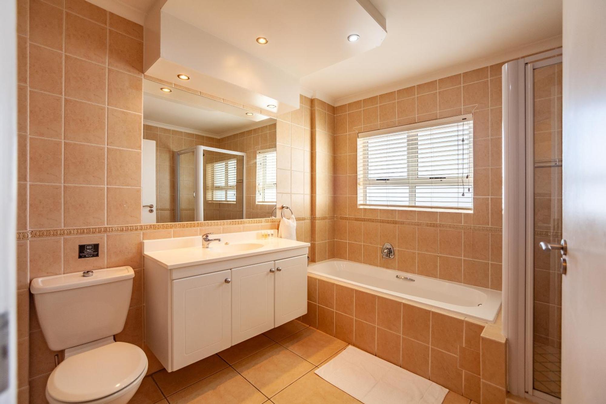 Luxury Ocean View Beachfront 2 Bed Apartment -206 The Waves, Blouberg, Cape Town Bloubergstrand Kültér fotó
